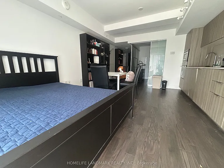 955 Bay St #1516 — Photo 2