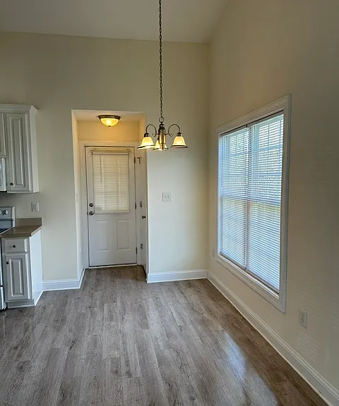 1128 Crescent Meadows Dr #B — Photo 7