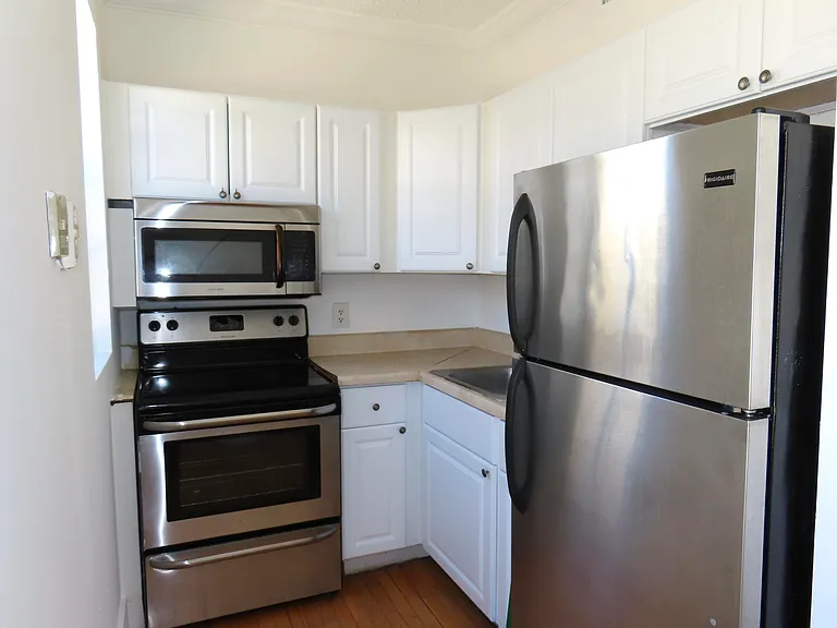 605 Euclid Ave #202 — Photo 16