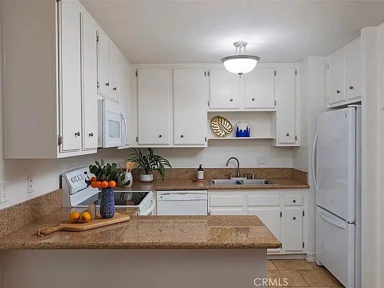 382 Coronado Ave #106 — Photo 6