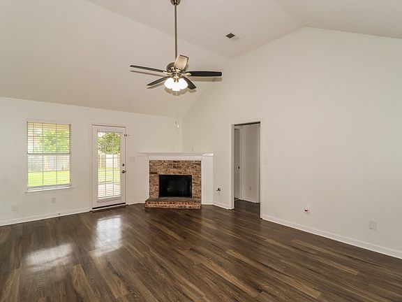 4th image of 1242 Breezy Valley Dr