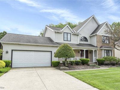 2850 Wynde Tree Dr, Seven Hills, OH, 44131