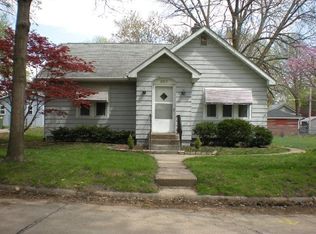 2317 Dunham St, Clinton, IA 52732
