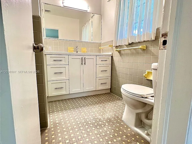 1506 Delgado Ave — Photo 11