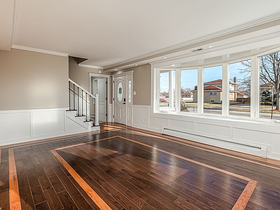 5th image of 9304 Major Ave