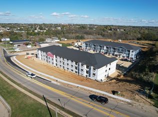 320 Cedar Cross Rd #10, Dubuque, IA 52003