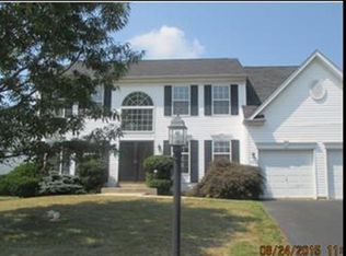 1215 Cobblestone Dr, Quakertown, PA 18951