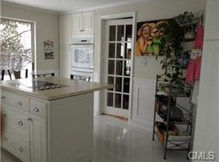 500 Oldfield Rd, Fairfield, CT 06824