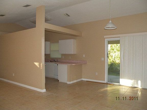 3rd image of 7 Burland Pl