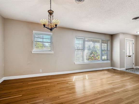 5th image of 433 Fulton St