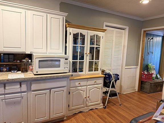 3rd image of 355 Indian Hills Rd
