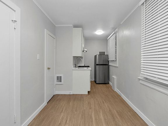 2nd image of 635 Ellis St #1