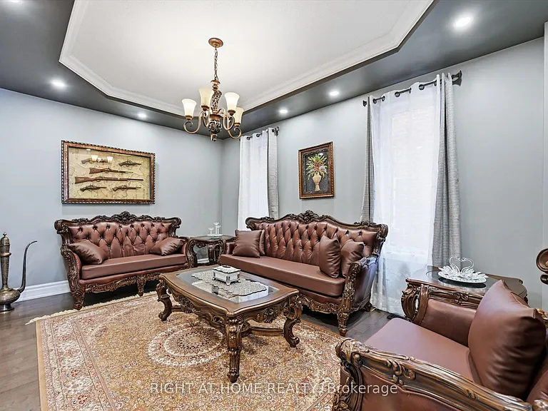 456 Valridge Dr — Photo 4