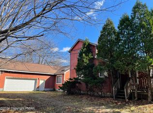 219 Hornbeam Ct, Long Pond, PA