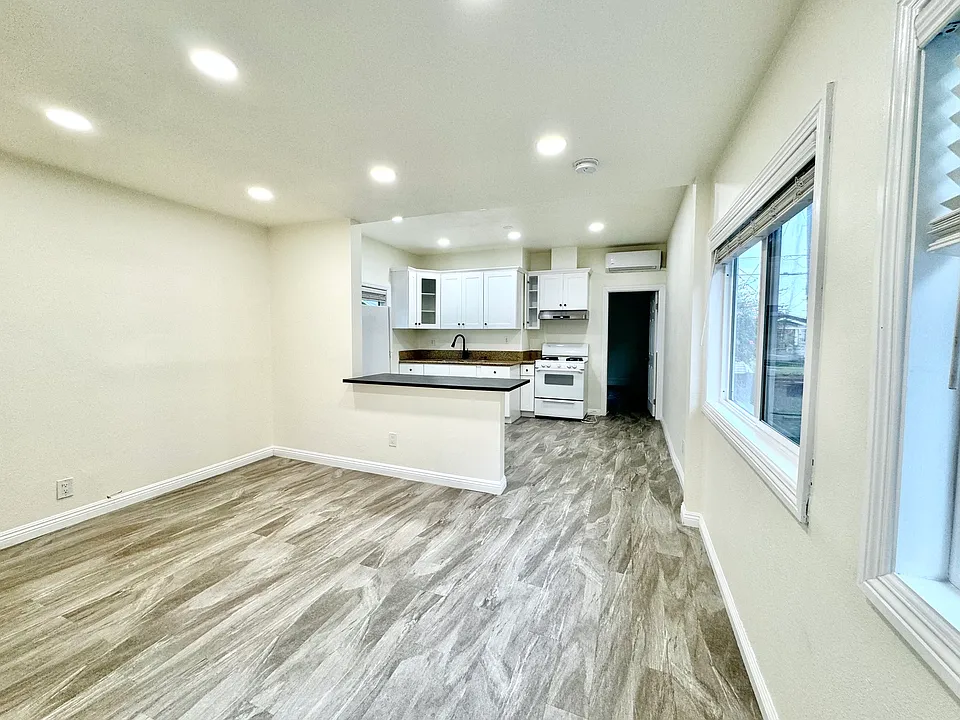 1149 Marietta St