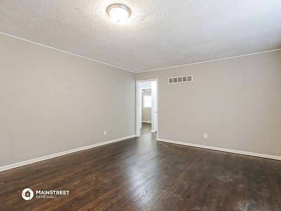 5th image of 1312 E 83rd Ter