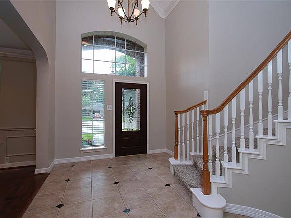 5th image of 16319 Madewood St