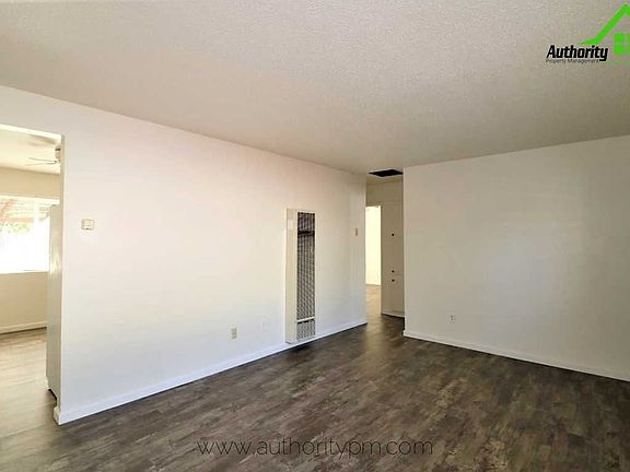 4th image of 5375 Rosswood Ln