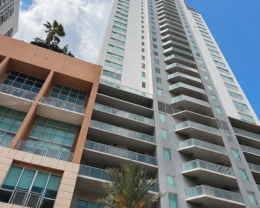 1st image of 253 NE 2nd St APT 3004