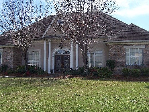 2nd image of 9 Heatherwood Ct