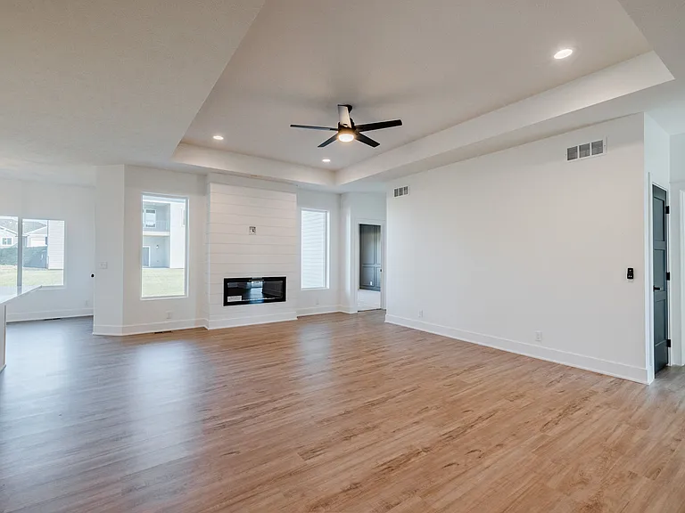 8620 S 49th St — Photo 9