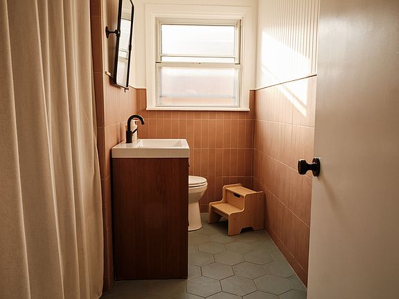 Full bathroom