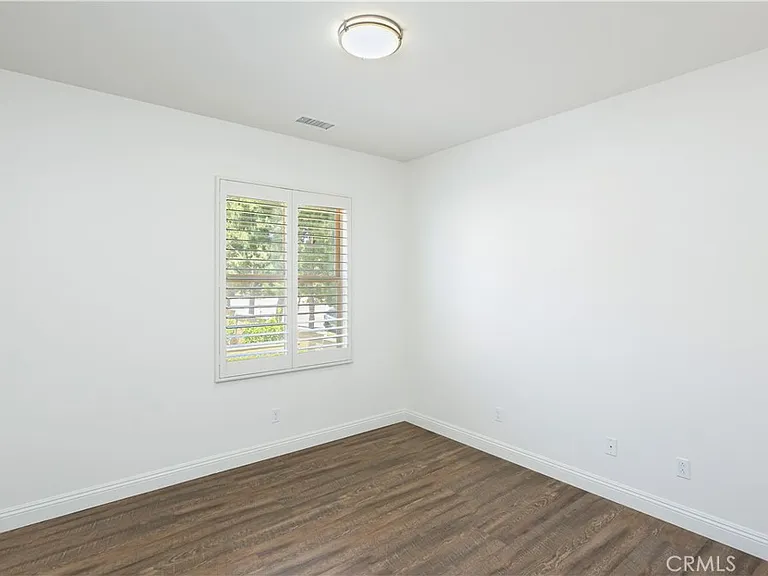 37 Larkfield — Photo 24