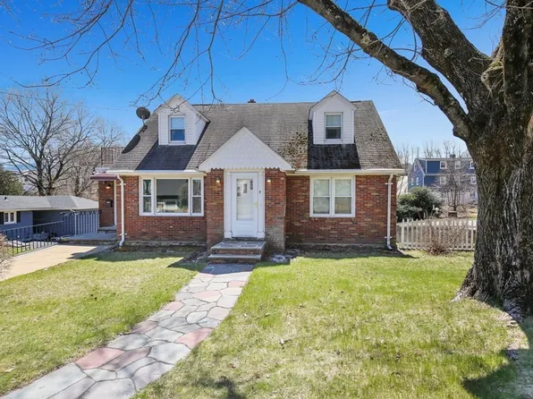 9 Bellevue Ave, Southbridge, MA 01550