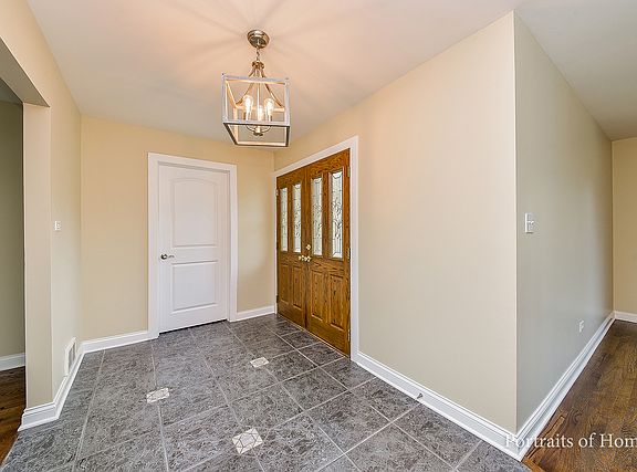 3rd image of 15435 Primrose Ct
