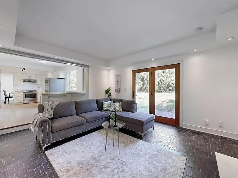 172 Lawson Rd — Photo 6