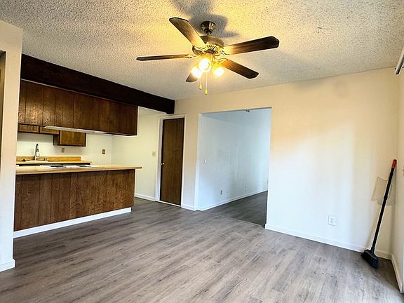3rd image of 2441 Larkspur Ln