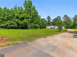 726 Nixon Rd, Senoia, GA 30276