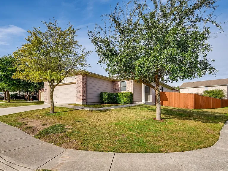 6607 Shadden Oaks — Photo 1