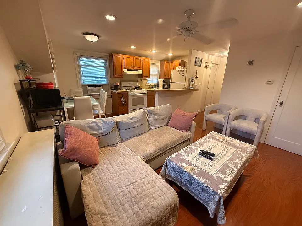 76 Cornwell Ave #2