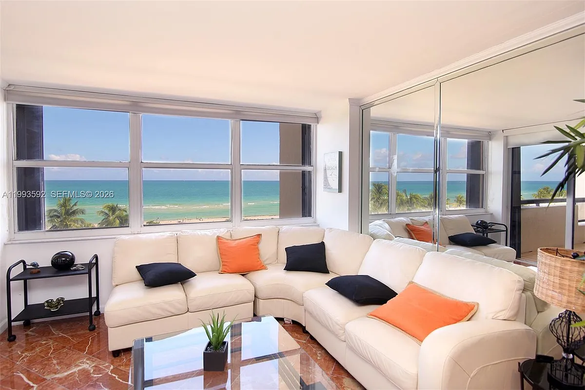 Building Photo - 2555 Collins Ave #703