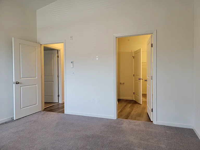 4611 Commerce St #104 — Photo 15