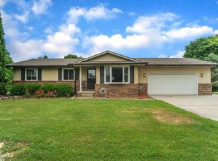 2267 Sandpiper Dr, Lapeer, MI 48446