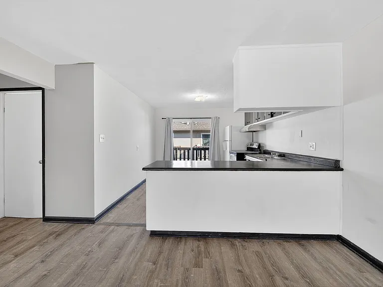 27090 Belvedere Ct #4 — Photo 13
