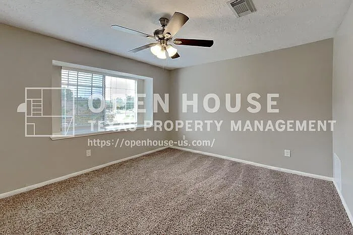 21884 Whispering Forest Dr — Photo 12