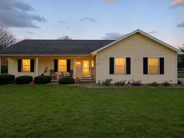 2848 Lone Pine Trl, Charlotte, MI 48813