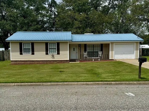 2506 Creekwood Dr, Dothan, AL 36301