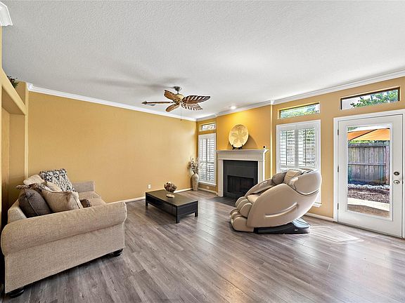 4th image of 8934 Summer Ash Ln