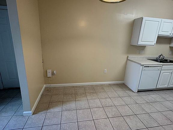 4th image of 2520-201 Friedland Pl