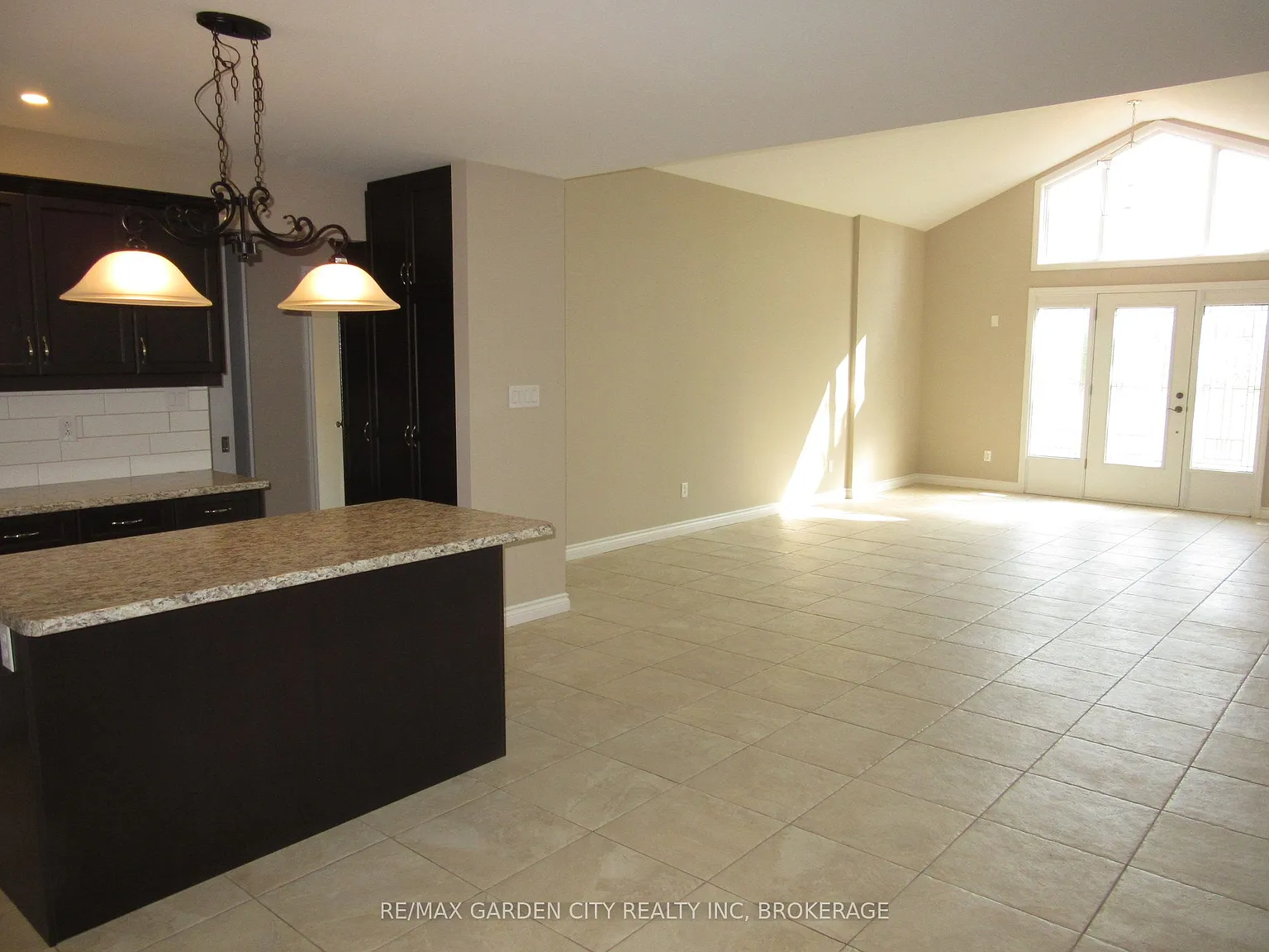 2 bed, $2,885 — Photo 4