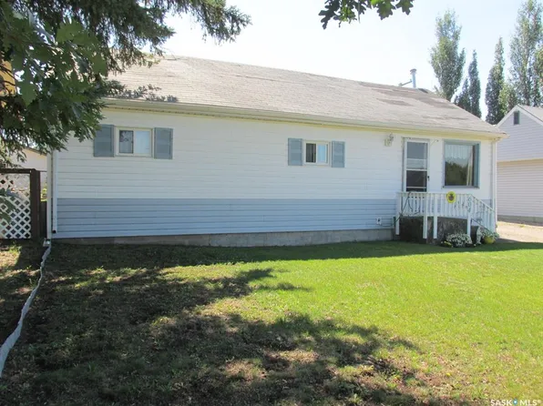 604 Railway AVENUE W, Nipawin, SK S0E 1E0