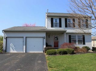 529 Warwick Ln, Pickerington, OH 43147