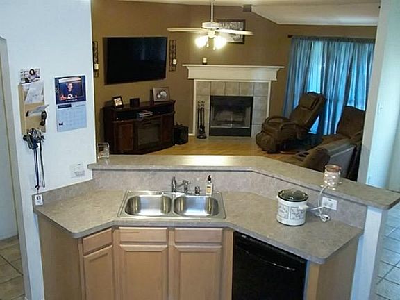 5th image of 324 Fox Hollow Dr