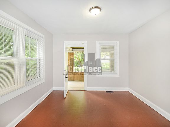 5th image of 925 N Gladstone Ave