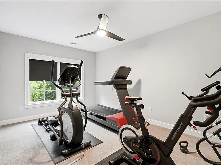 1012 Summit View Ln — Photo 23