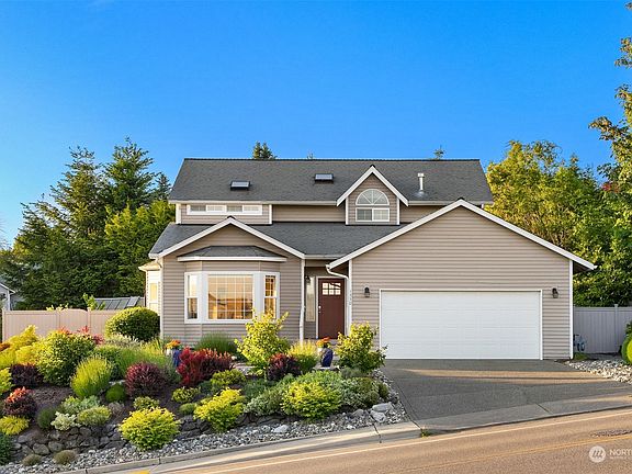 3rd image of 1350 NE Forest Rock Lane